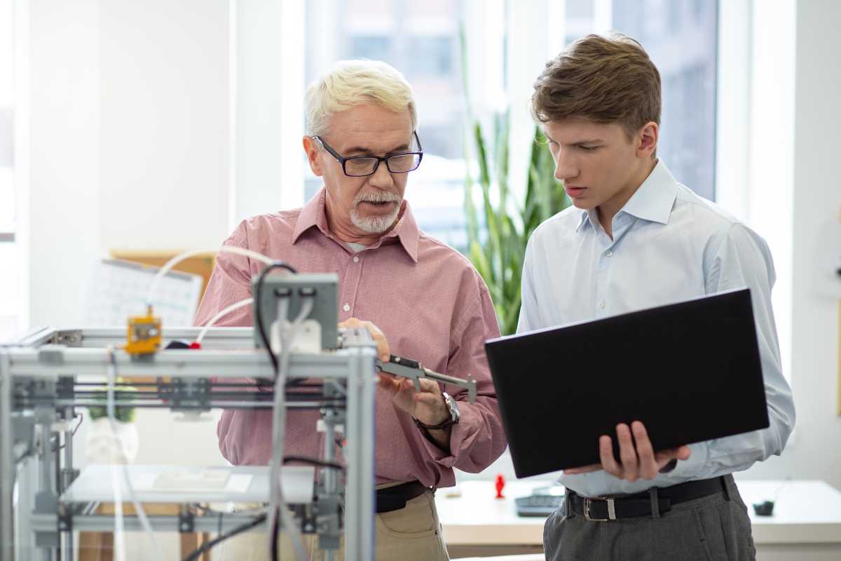 How to Choose a College That Offers Strong Internship Programs  