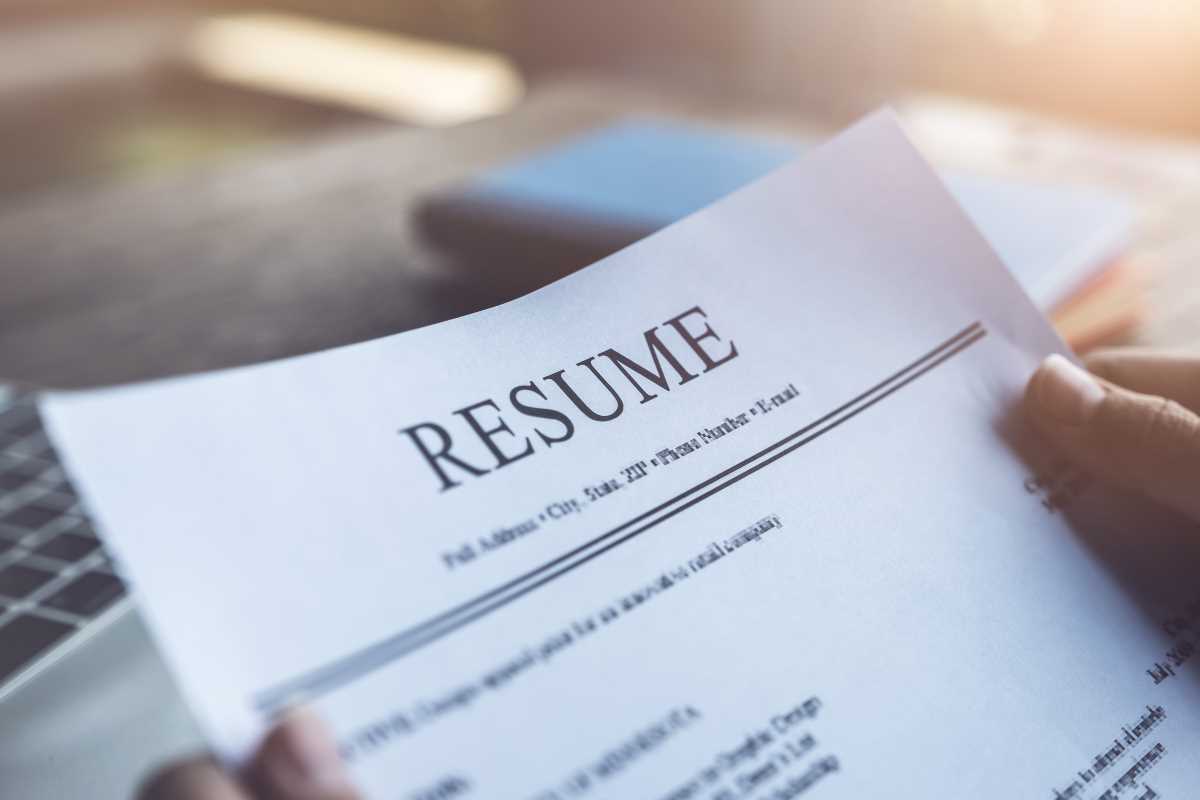 How to Build a Strong College Resume in High School